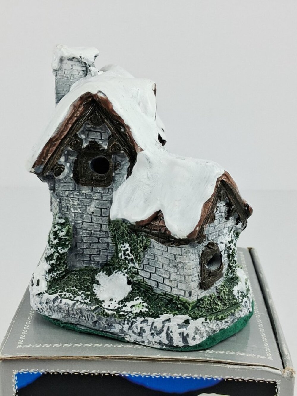 VTG Cottage Charmers Lighted Resin Snow House Battery Christmas Village - Picture 5 of 13